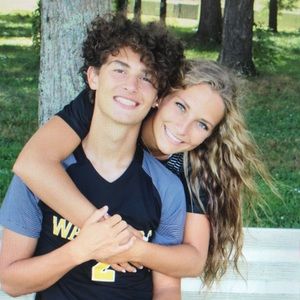 Meet your Posher, Maxwell